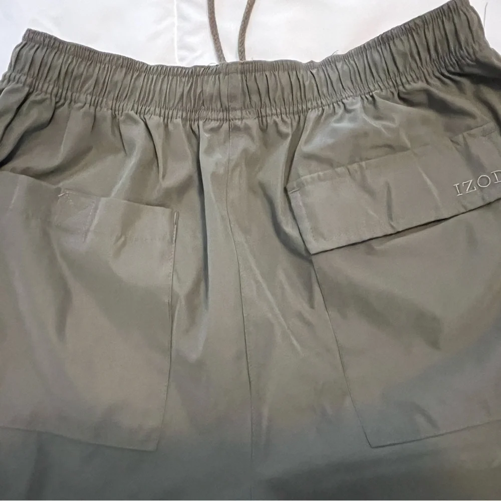 Men’s Izod Drawstring Pants. Size M